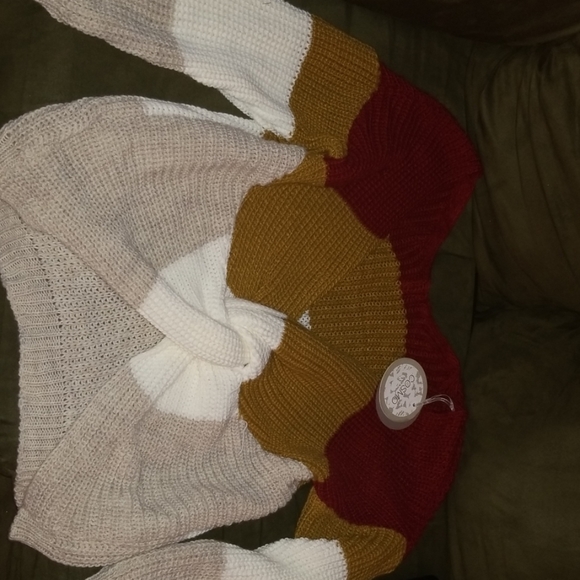 Colorblock Sweater. - Picture 4 of 6